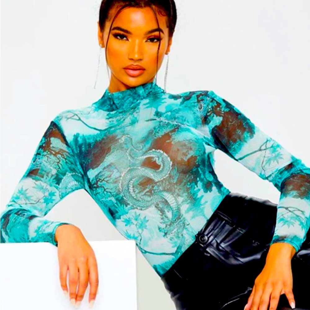 *NWT* PrettyLittleThing Women's Blue and Teal Mesh body suit!